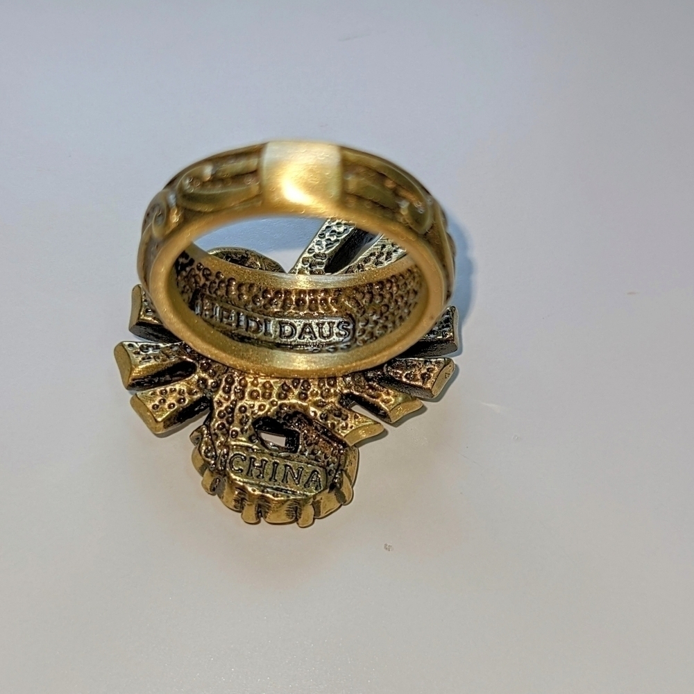 Heidi Daus French Kiss Antique Gold Ring - Picture 9 of 15